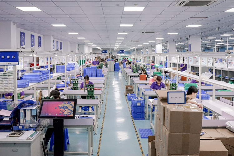 Serve customers attentively